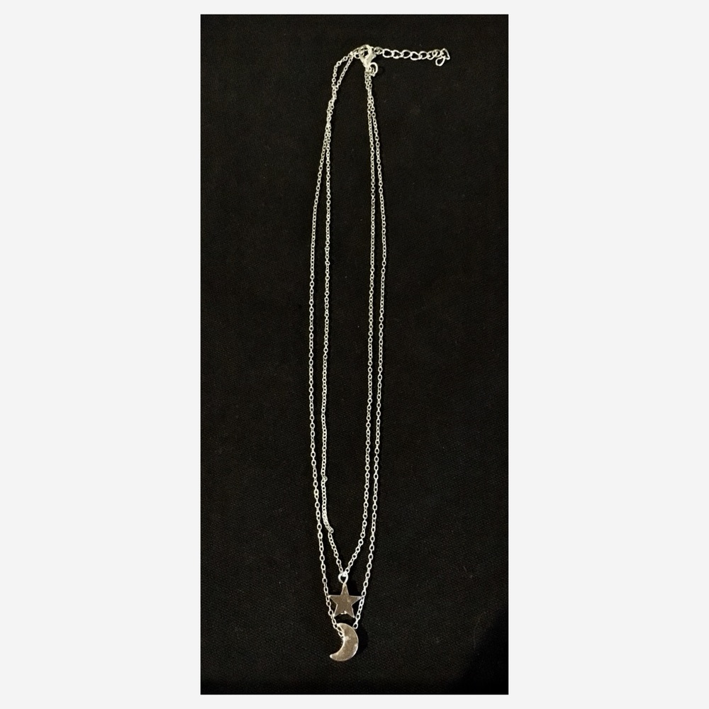 🆕 Layered Moon Star Charm Necklace - Picture 3 of 4